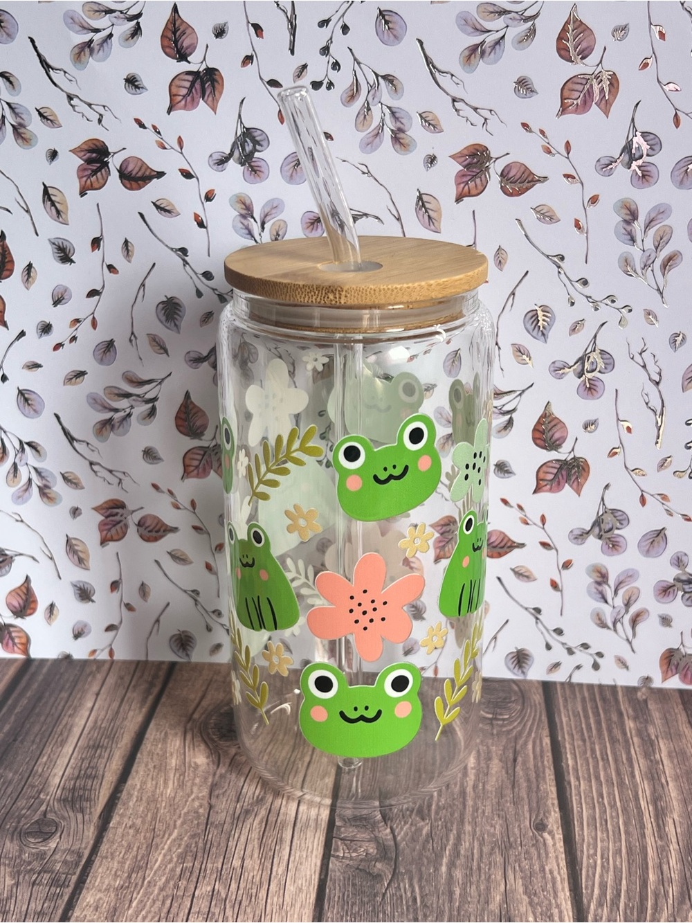 Frog 16 oz Glass Cup With Straw